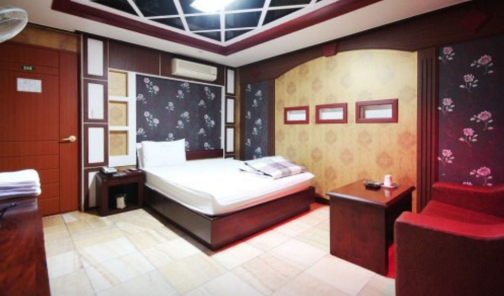 Plus Motel Busan Exterior foto