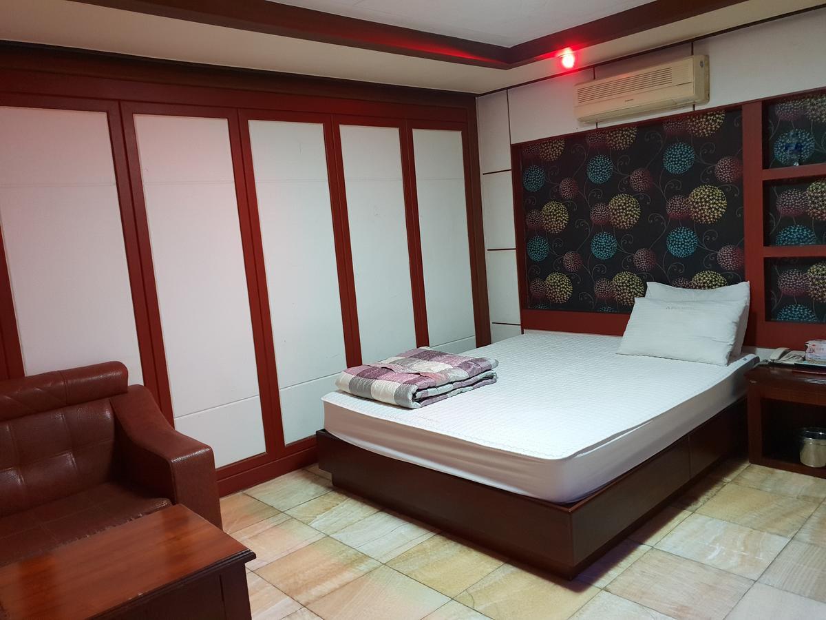 Plus Motel Busan Exterior foto